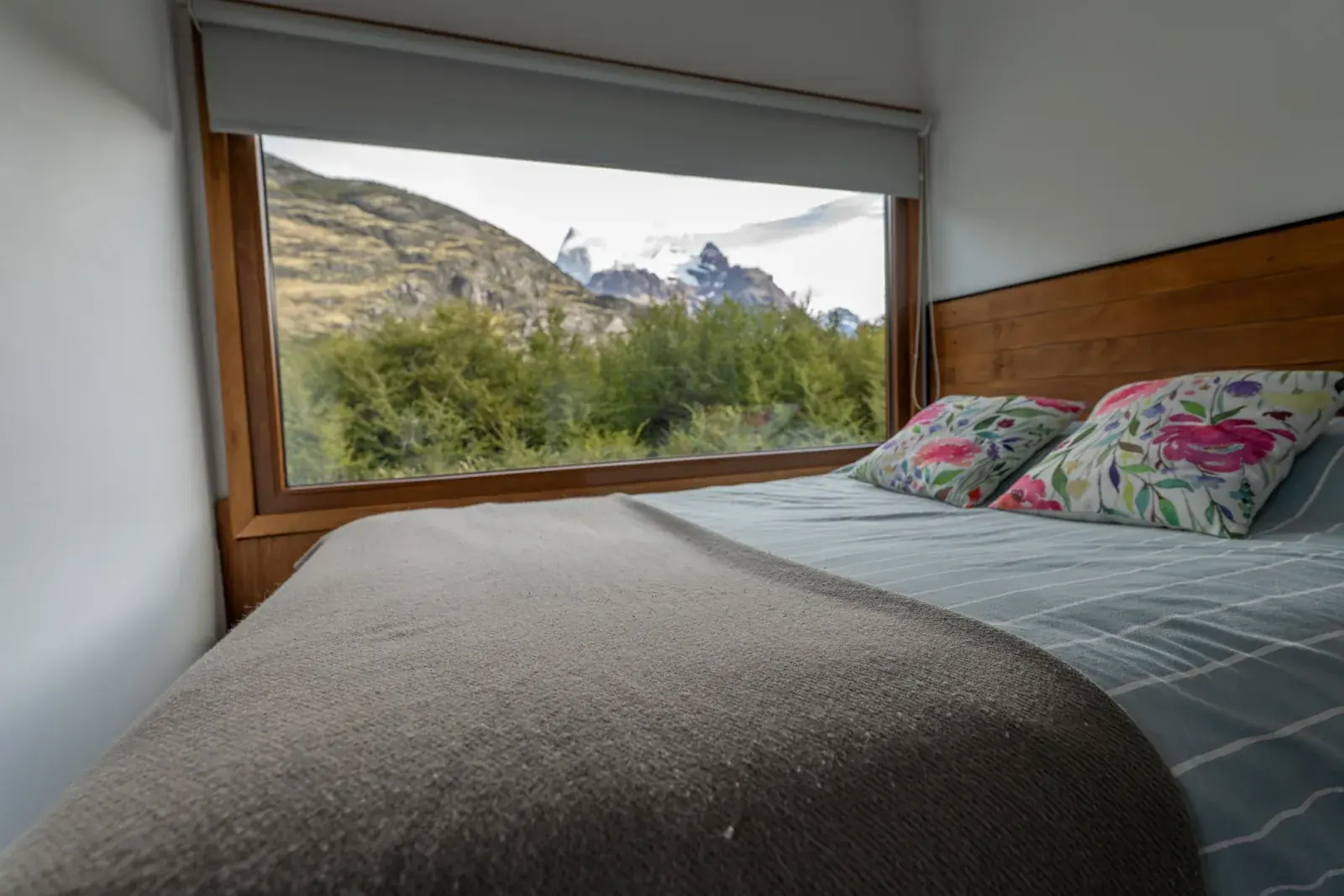 Casa Nieve: La cama y la vista a la montaña